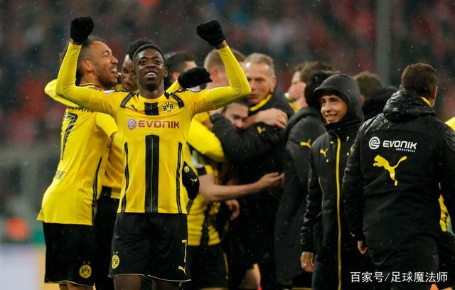 整个球队的 整个球队的